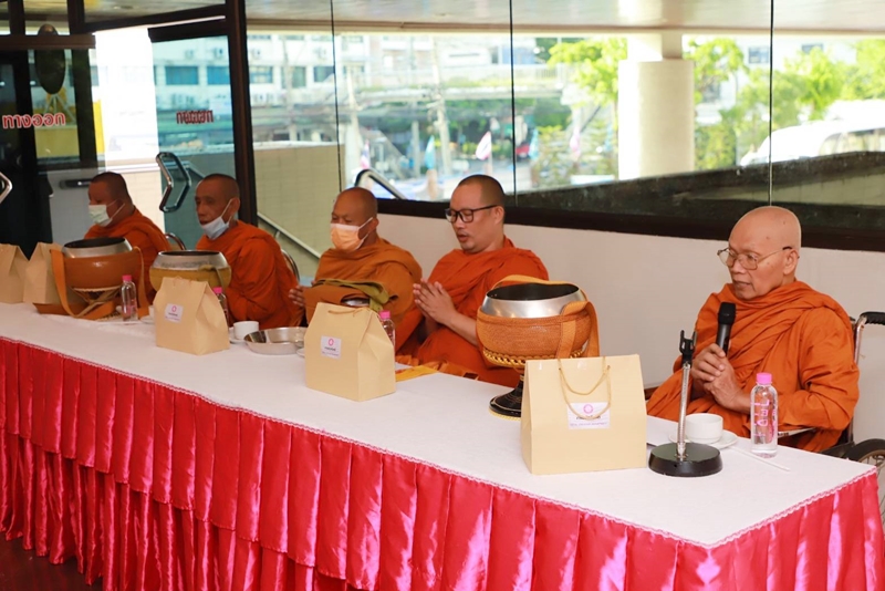 กรมบังคับคดี จัดกิจกรรมทำบุญตักบาตรประจำเดือนสิงหาคม 2566